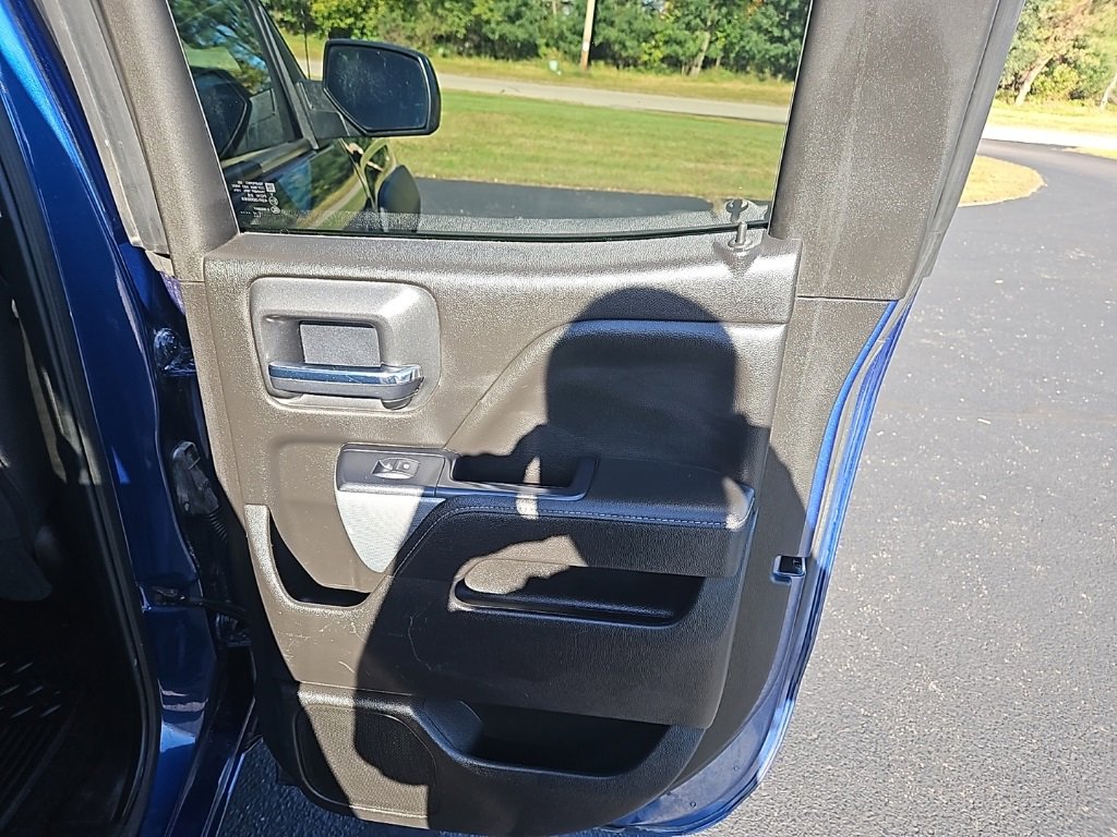 Used 2018 Chevrolet Silverado 1500 LT w/ All Star Edition image 28