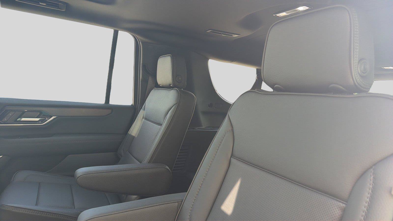 New 2026 GMC Yukon XL Denali w/ Denali Reserve Package AWD/4WD image 22