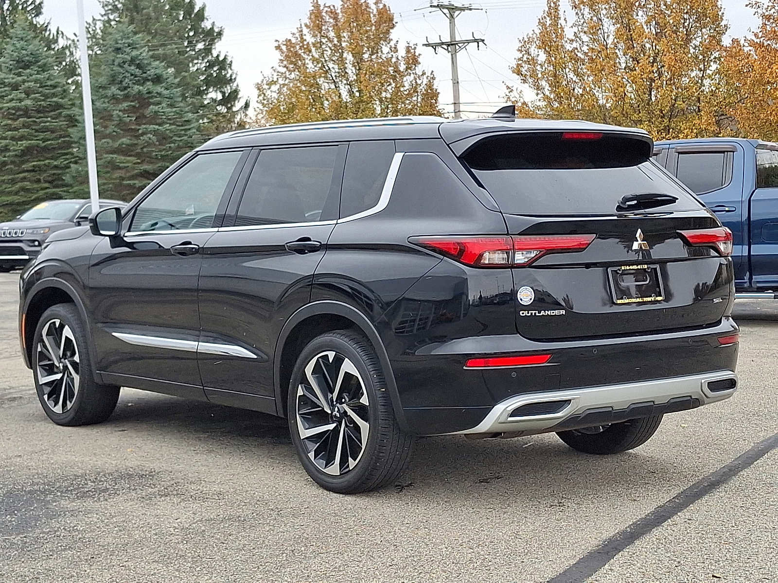 Used 2023 Mitsubishi Outlander SEL image 4