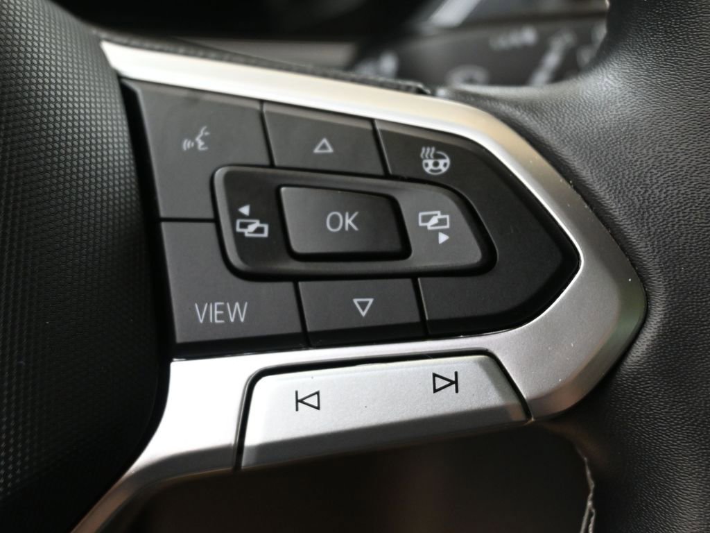 Used 2023 Volkswagen Tiguan SEL R-Line image 26