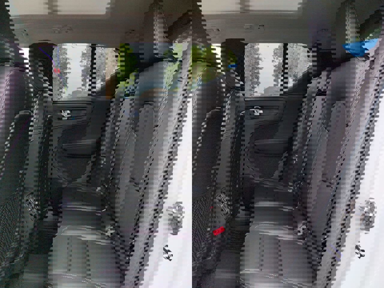 New 2025 Volvo XC40 B5 Core w/ Protection Package Premier image 13