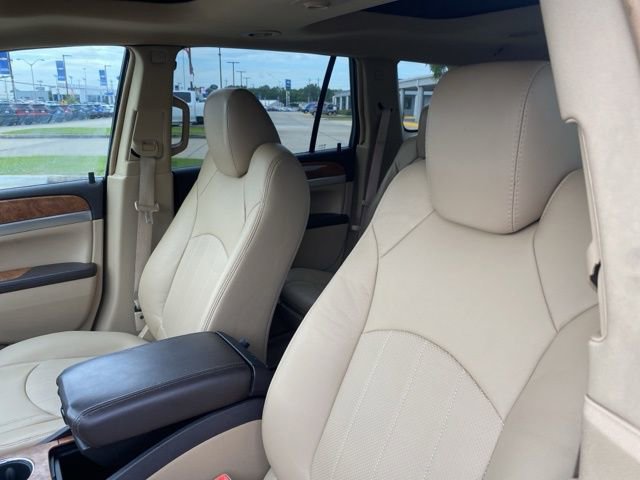 Used 2009 Buick Enclave CXL w/ Entertainment Package #3 FWD image 18