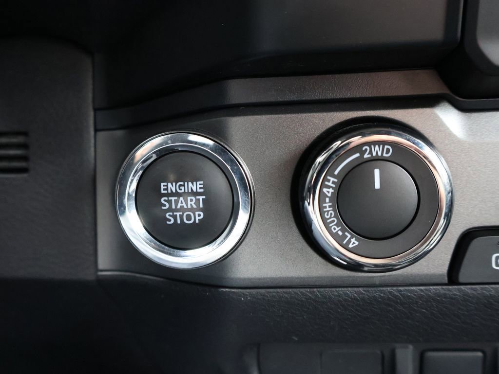 Used 2023 Toyota Tacoma TRD Off-Road image 31