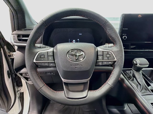 Certified 2025 Toyota Sienna XSE AWD/4WD image 9