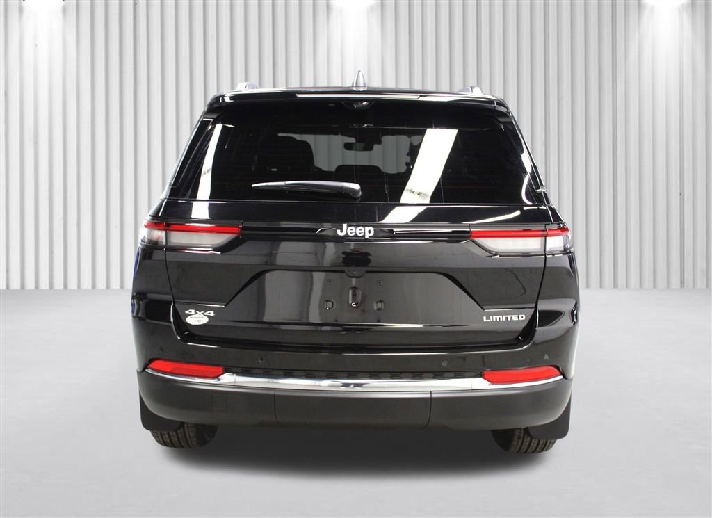 New 2025 Jeep Grand Cherokee Limited w/ Luxury Tech Group II image 4