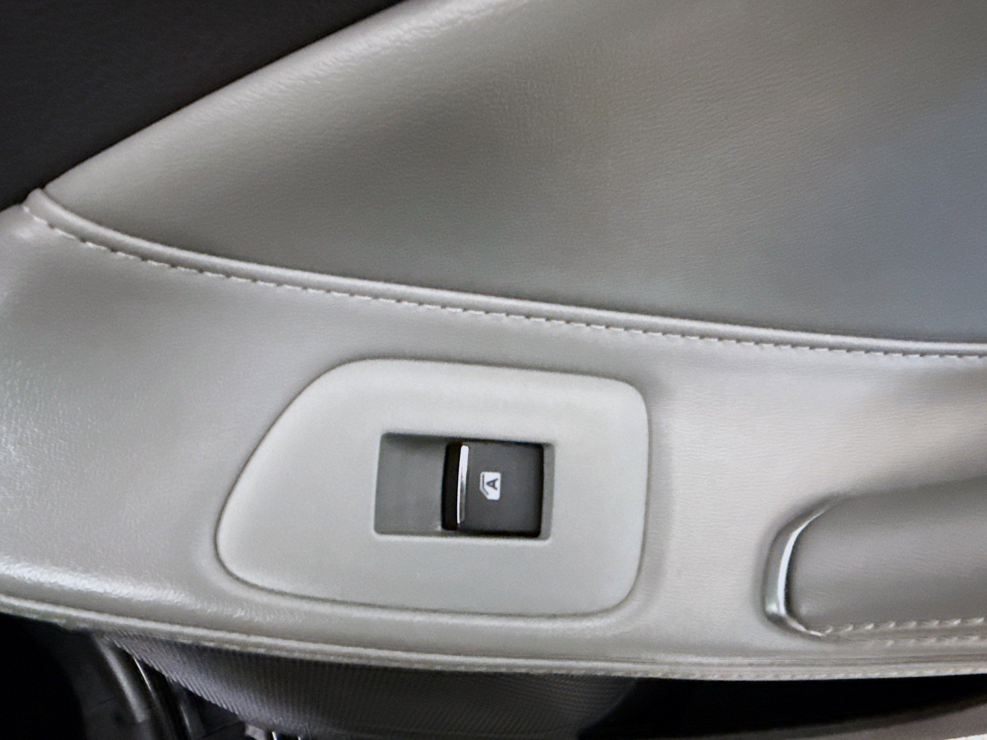 Used 2019 Toyota Avalon XLE w/ Moonroof Package FWD image 31