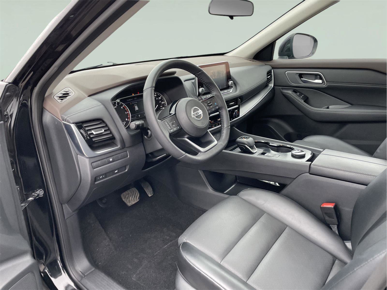 Used 2021 Nissan Rogue SV w/ Premium Package image 13