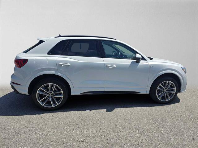 Used 2023 Audi Q3 2.0T Premium Plus w/ Premium Plus Package AWD/4WD image 2