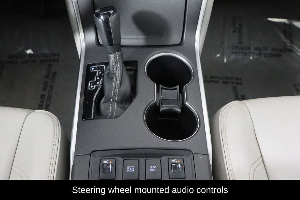 Used 2015 Toyota Camry XLE w/ Moonroof Package image 13
