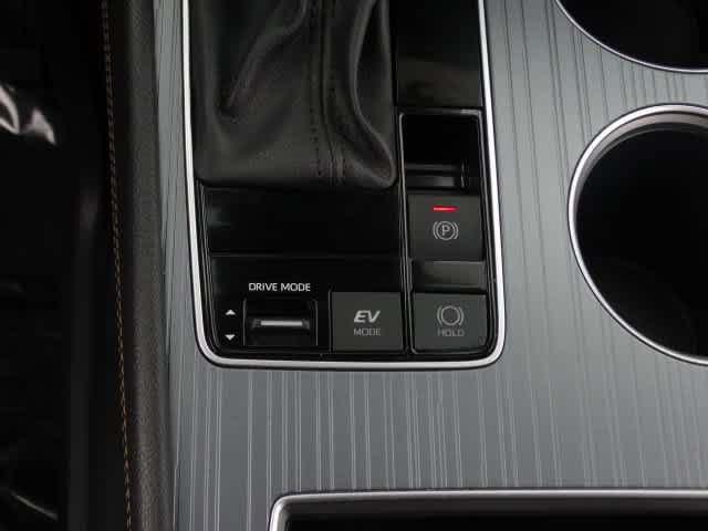 Certified 2023 Toyota Sienna XLE Woodland Edition image 32