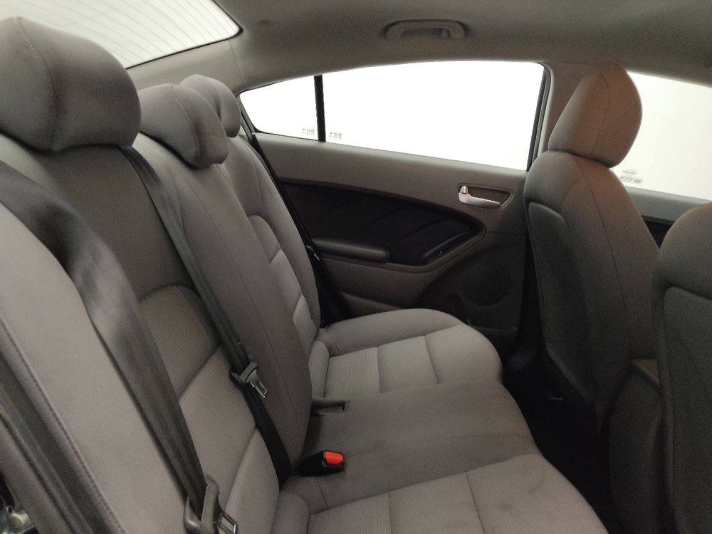 Used 2017 Kia Forte LX image 19