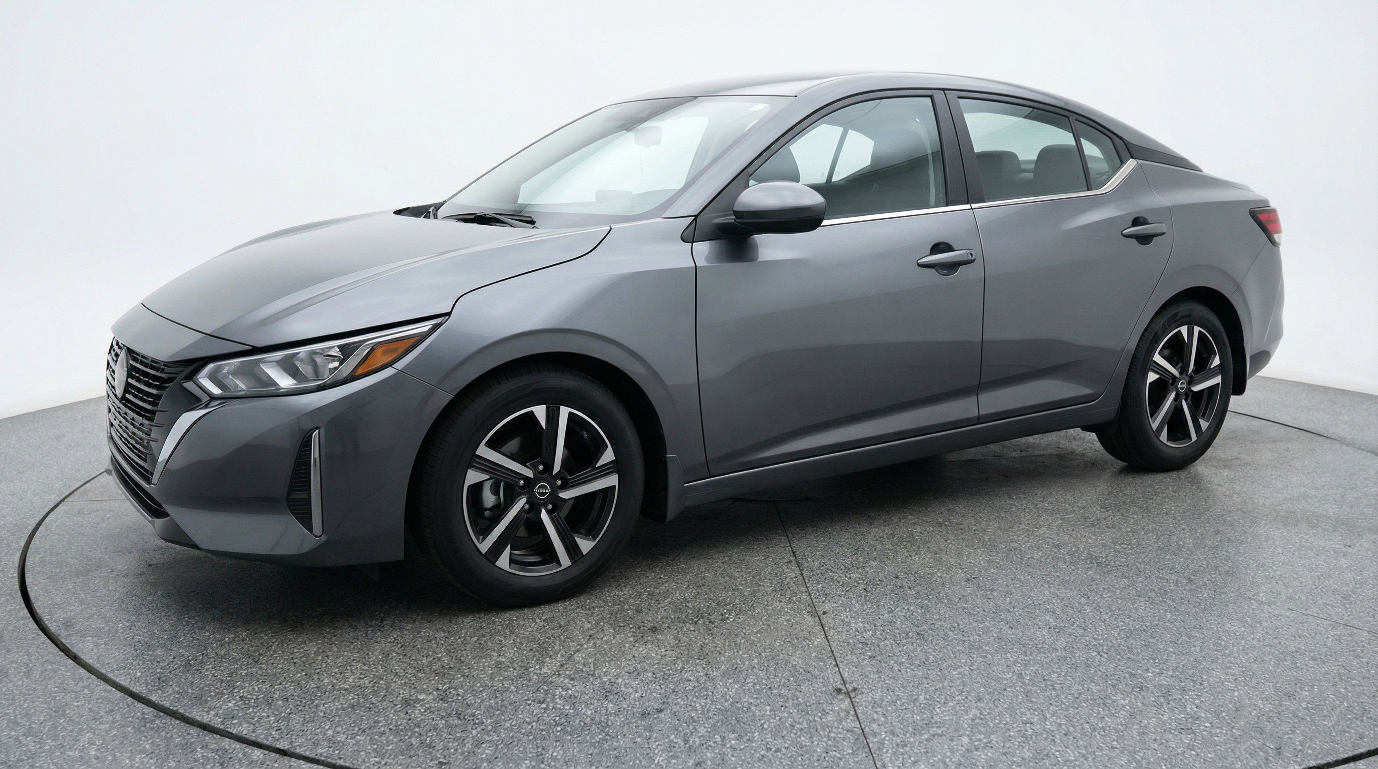 Used 2025 Nissan Sentra SV image 3