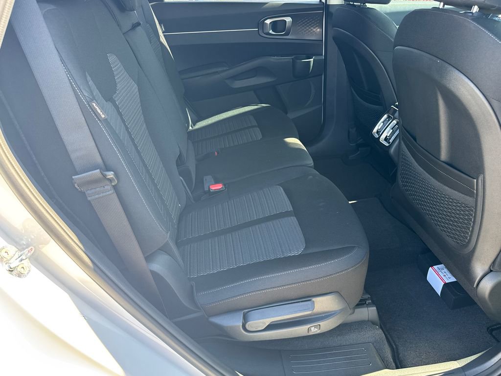 New 2026 Kia Sorento LX image 15