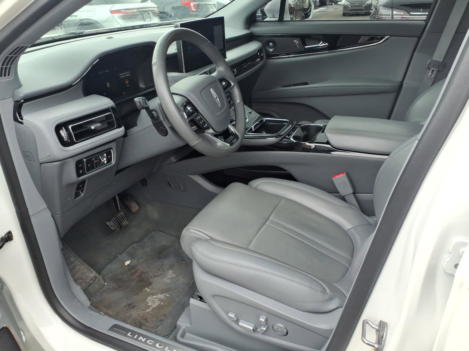 Used 2023 Lincoln Nautilus Reserve w/ Equipment Group 201A AWD/4WD image 12