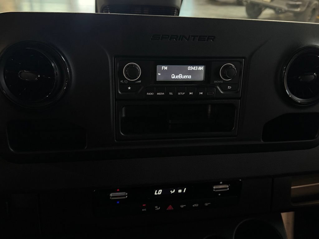 Used 2025 Mercedes-Benz Sprinter 2500 image 17