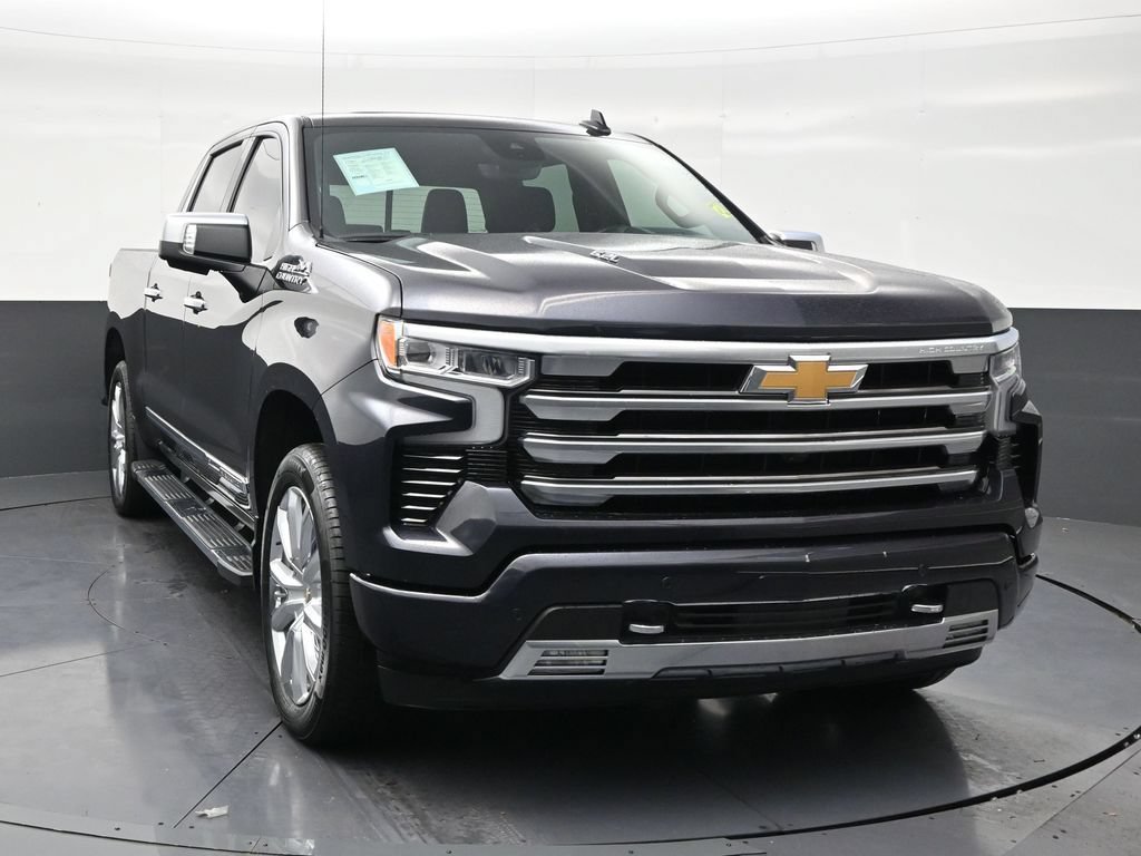 Used 2024 Chevrolet Silverado 1500 High Country w/ High Country Premium Package AWD/4WD image 7