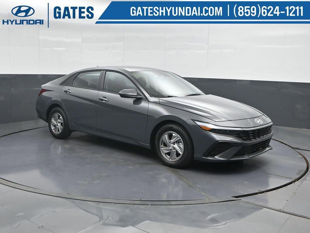 New 2026 Hyundai Elantra SE FWD image 4