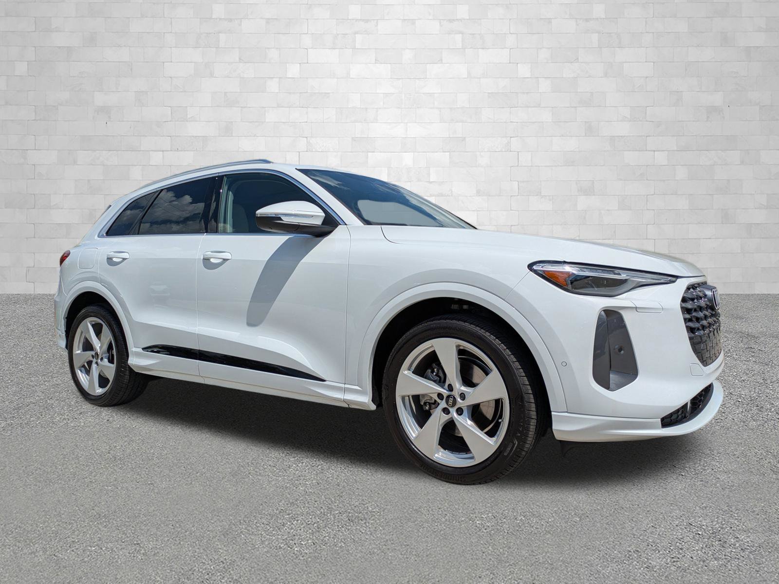 Used 2025 Audi Q5 Prestige image 1