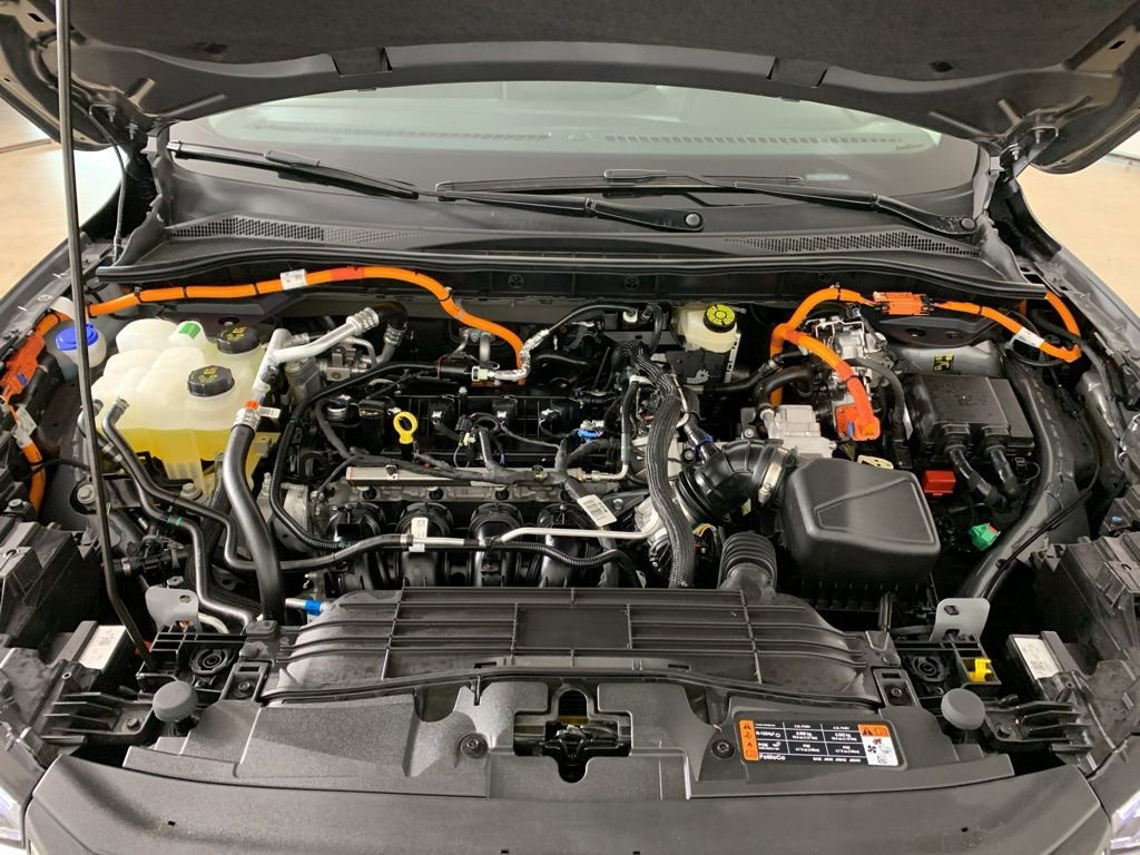 Used 2025 Ford Escape SE image 39