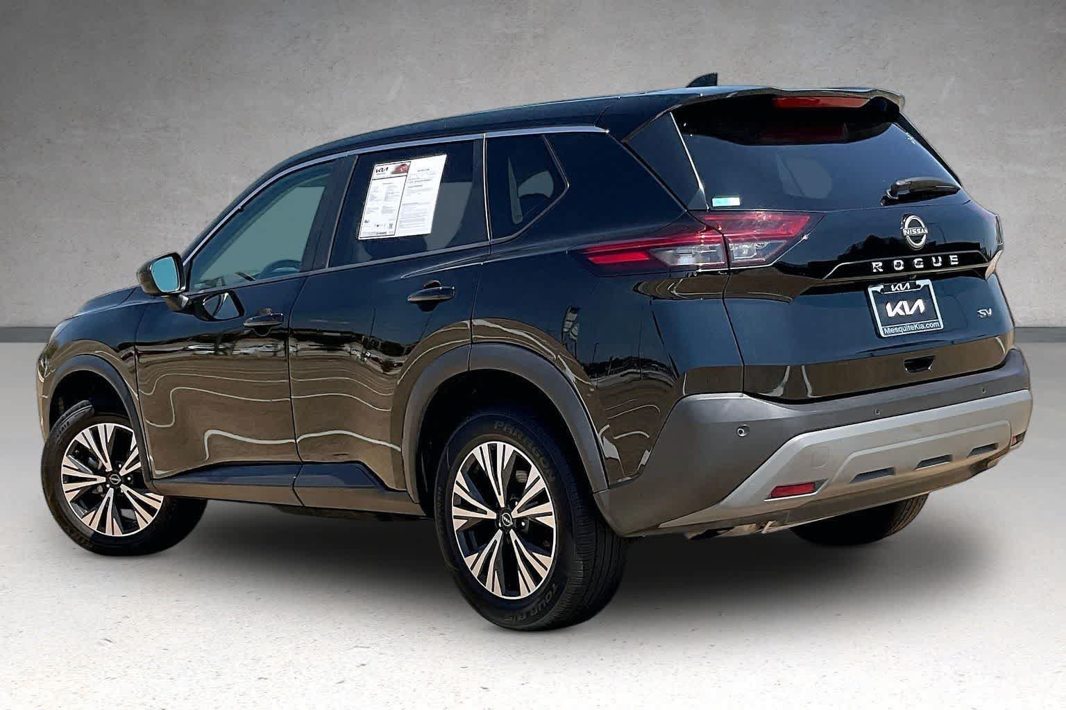 Used 2023 Nissan Rogue SV FWD image 4