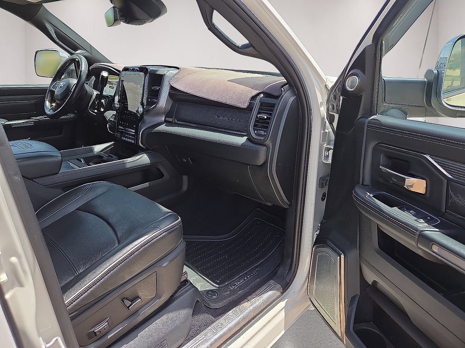 Used 2020 RAM 3500 Limited AWD/4WD image 13