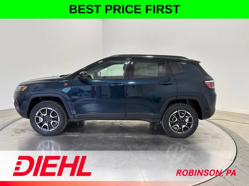 New 2026 Jeep Compass Trailhawk w/ Sun, Sound & Navigation Group AWD/4WD image 4