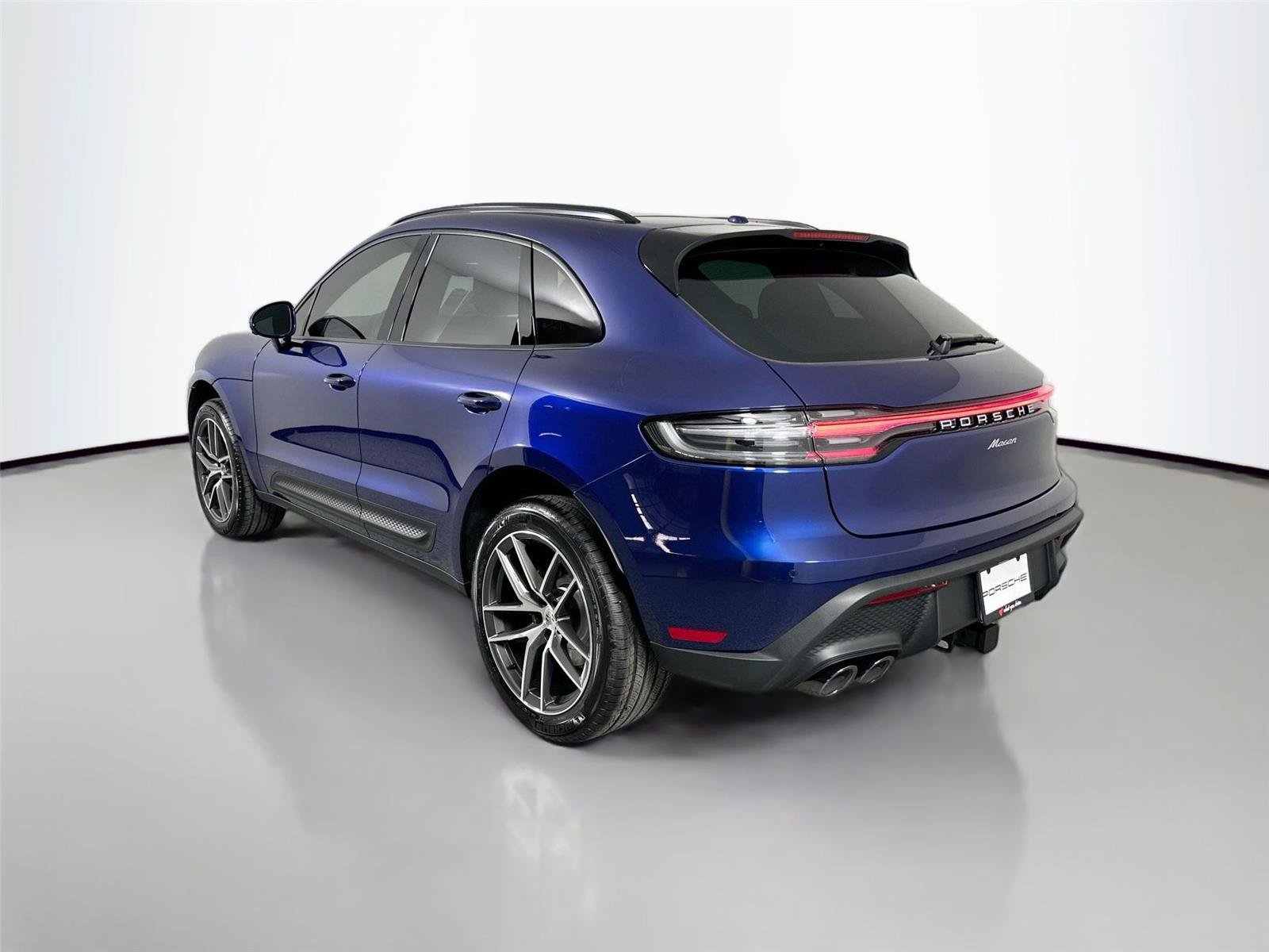 Certified 2026 Porsche Macan Turbo AWD/4WD image 3