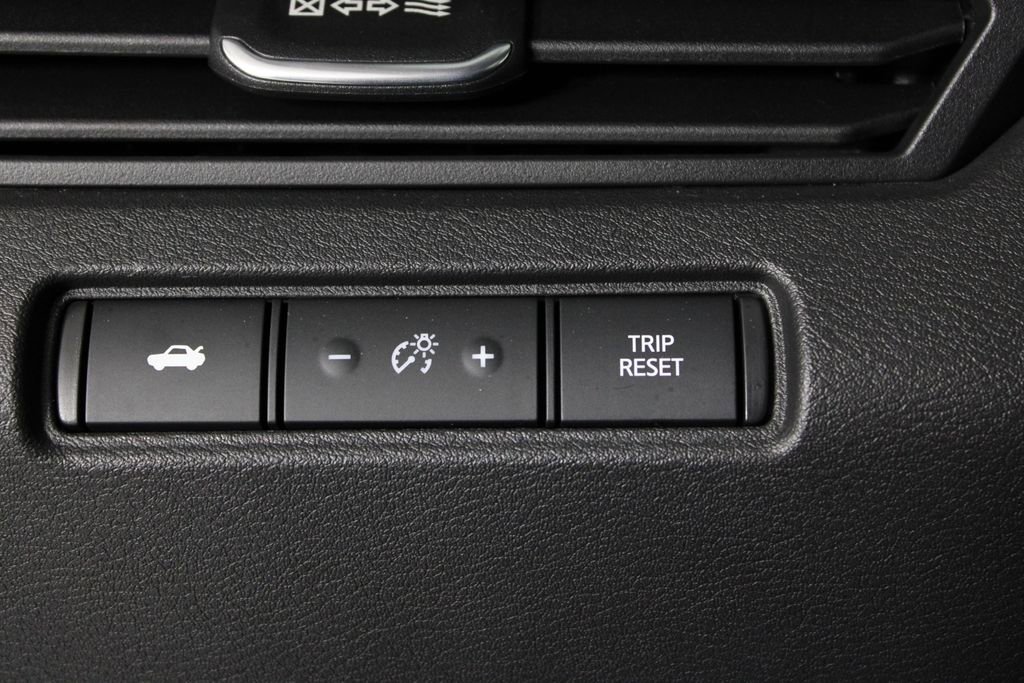 Used 2024 Nissan Altima 2.5 SR w/ SR Premium Package FWD image 25