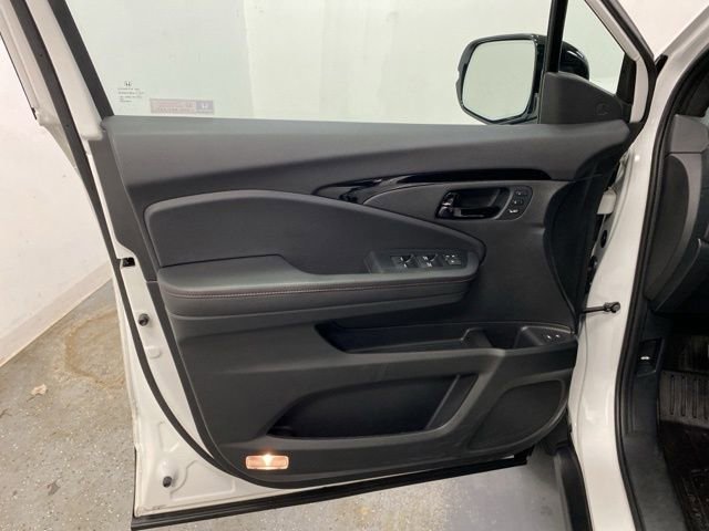 Used 2024 Honda Passport Black Edition image 22