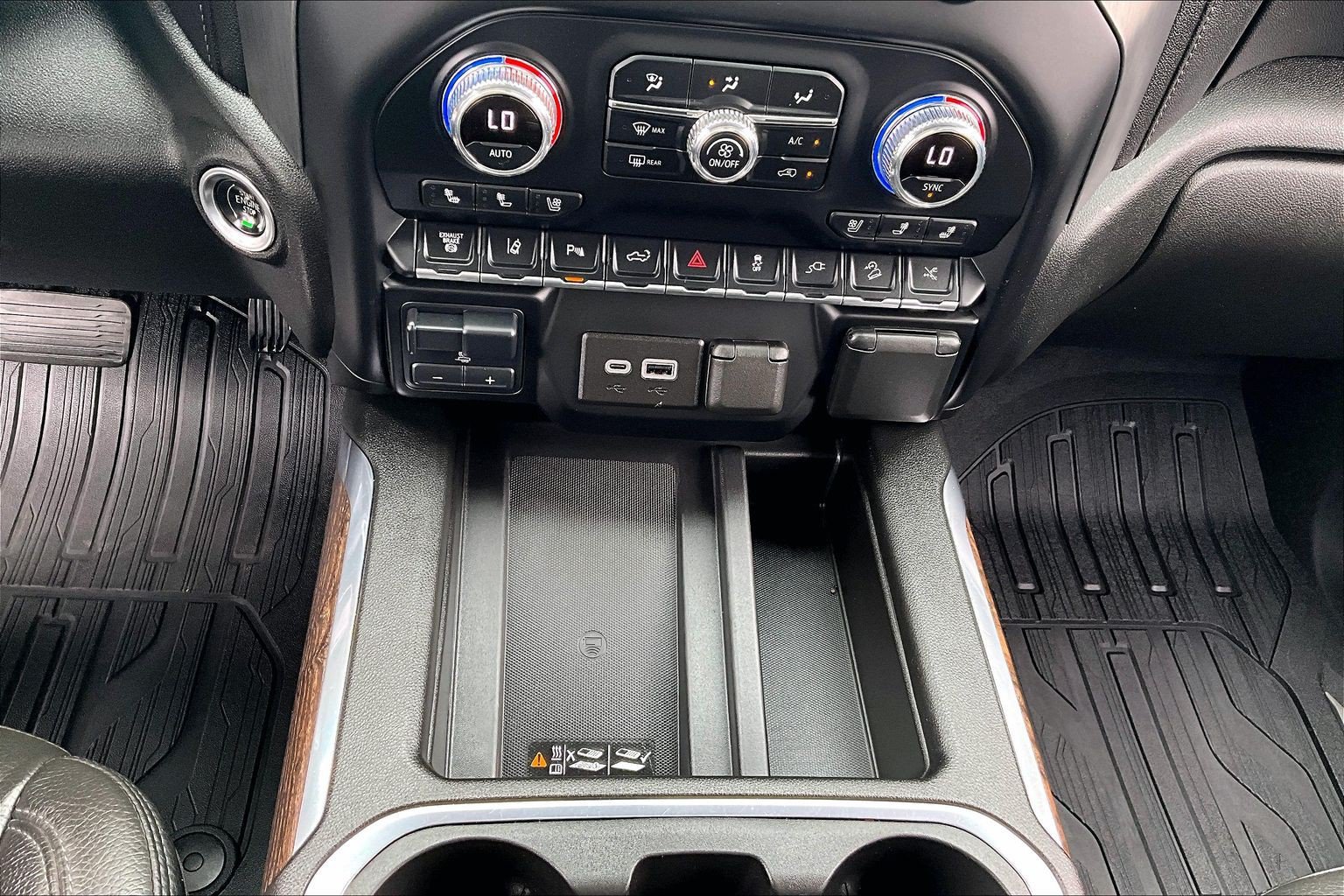 Used 2021 GMC Sierra 3500 Denali w/ Denali Ultimate Package AWD/4WD image 26