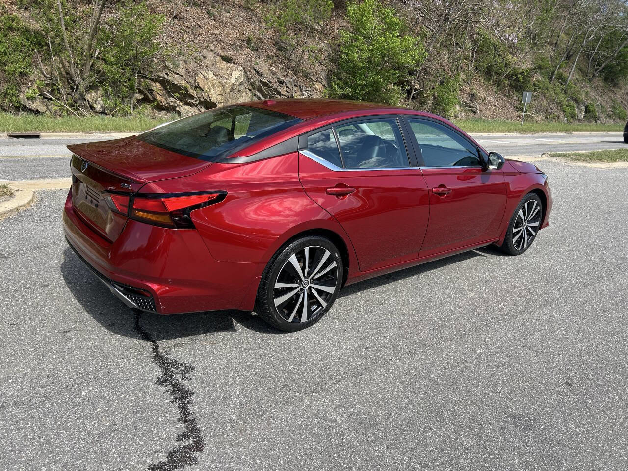 Used 2019 Nissan Altima 2.5 SR FWD image 9