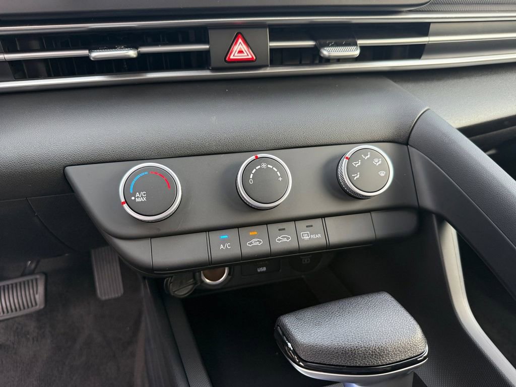 New 2026 Hyundai Elantra SE FWD image 19
