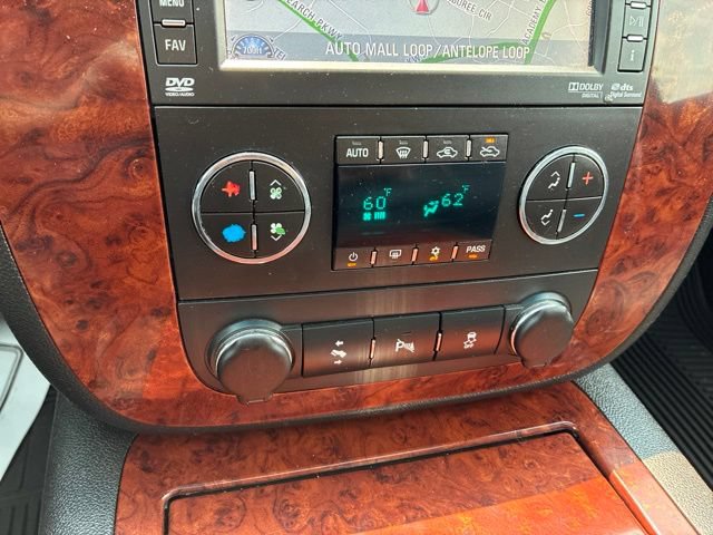 Used 2013 Chevrolet Avalanche LTZ AWD/4WD image 26