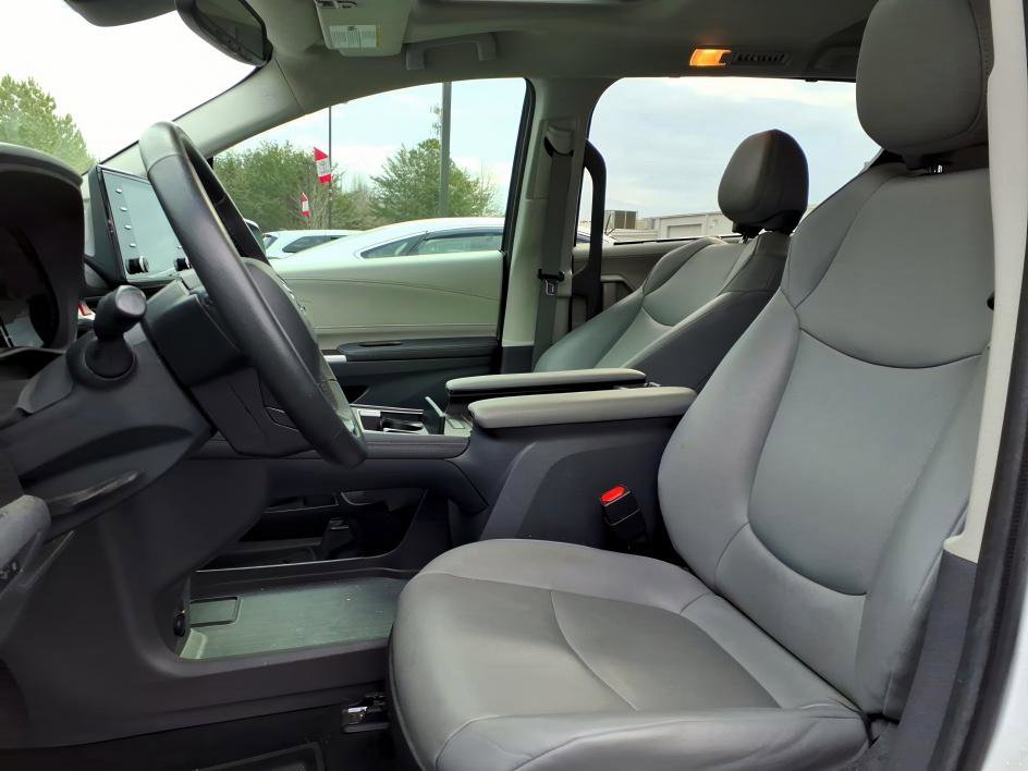 Certified 2022 Toyota Sienna XLE w/ XLE Plus Package image 15