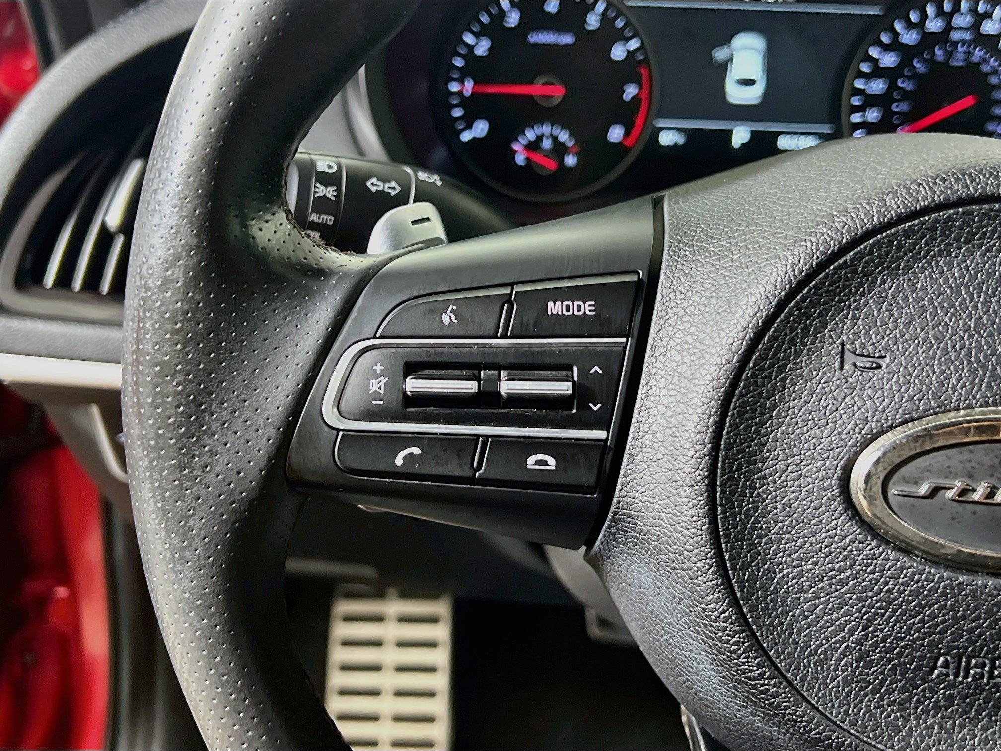 Used 2018 Kia Stinger GT1 RWD image 19