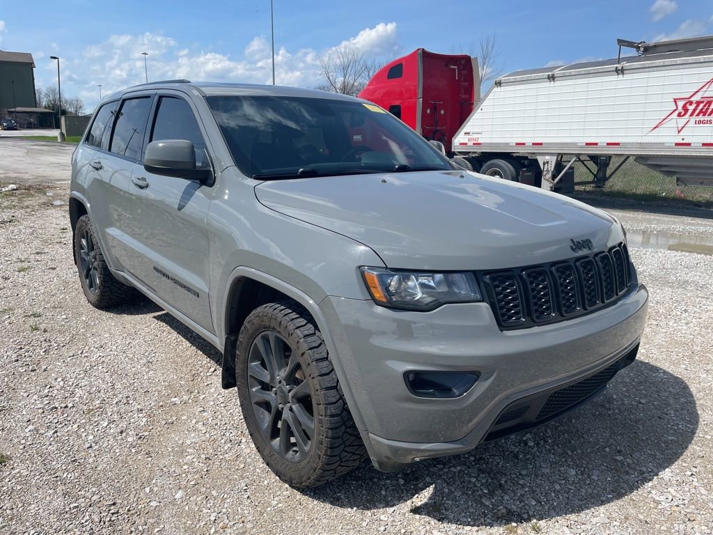 Used 2020 Jeep Grand Cherokee Altitude image 4