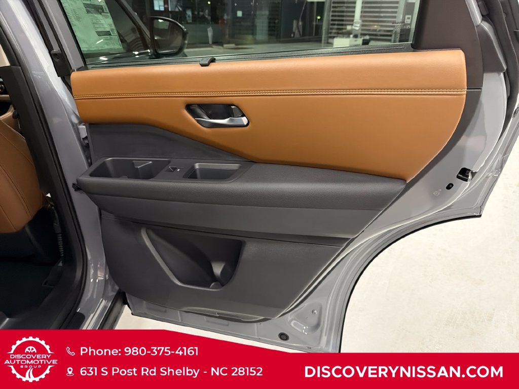 New 2026 Nissan Pathfinder Platinum w/ Accent Package AWD/4WD image 37