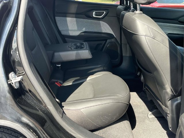 Used 2023 Jeep Compass Latitude AWD/4WD image 21