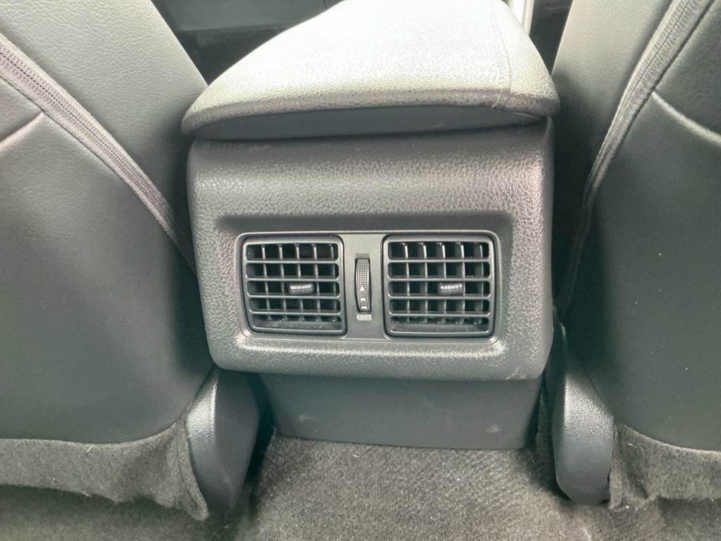 Used 2023 Toyota Camry XSE image 21