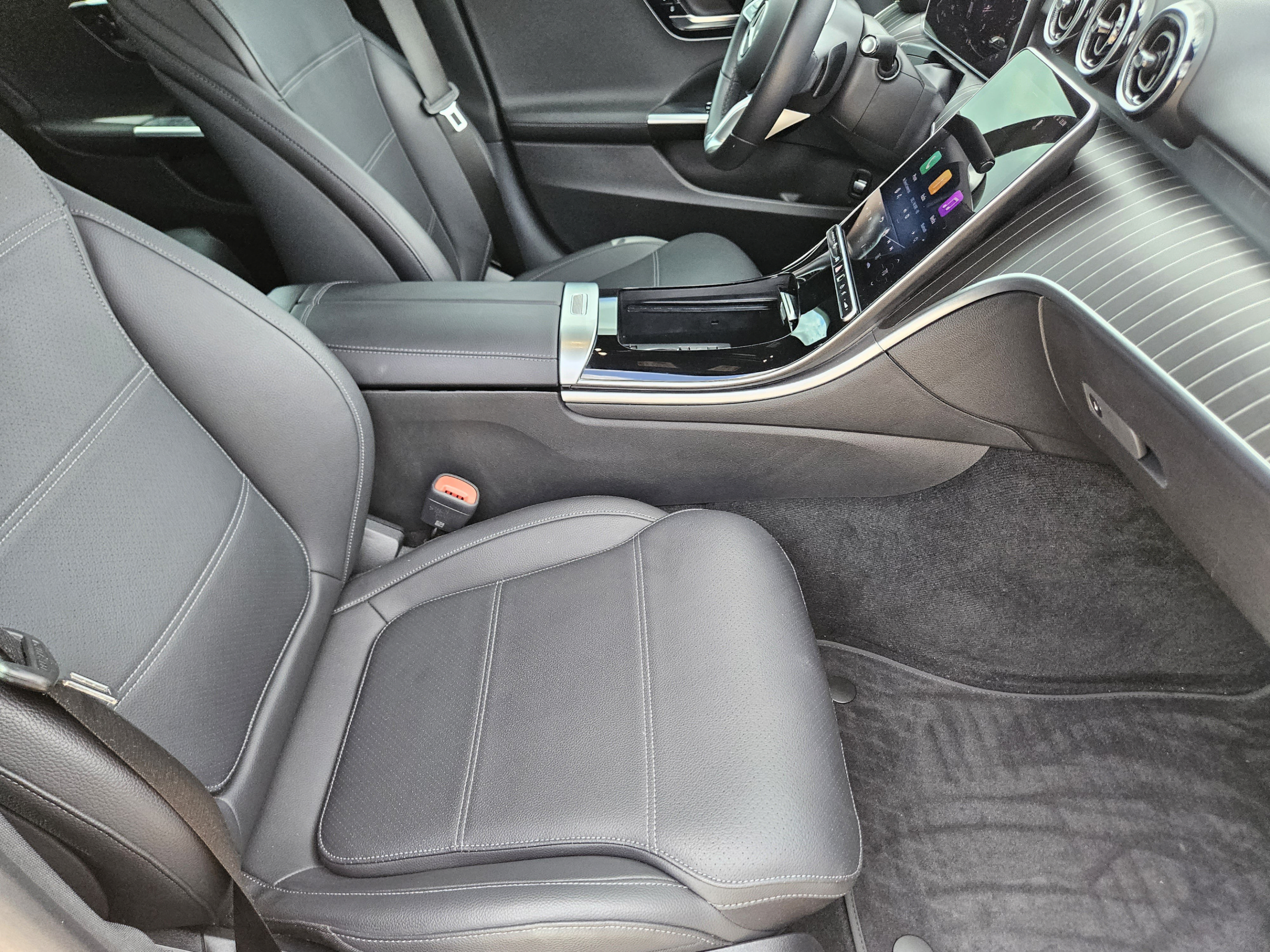 Certified 2025 Mercedes-Benz C 300 Sedan image 6