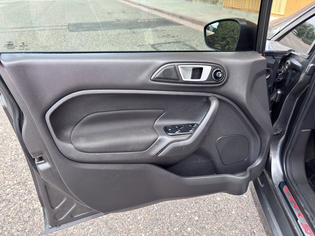 Used 2016 Ford Fiesta ST FWD image 11