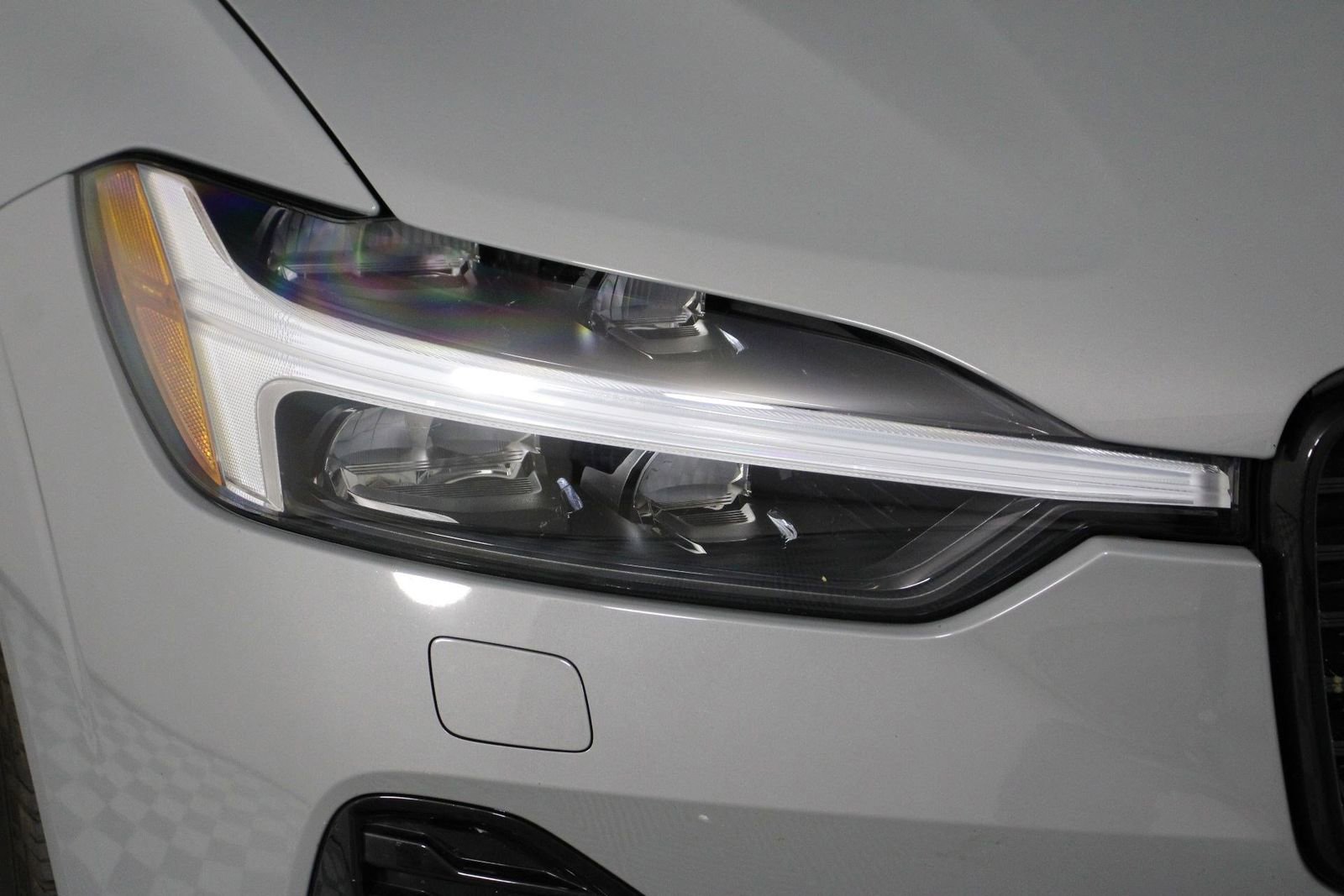 Certified 2024 Volvo XC60 B5 Plus AWD/4WD image 26