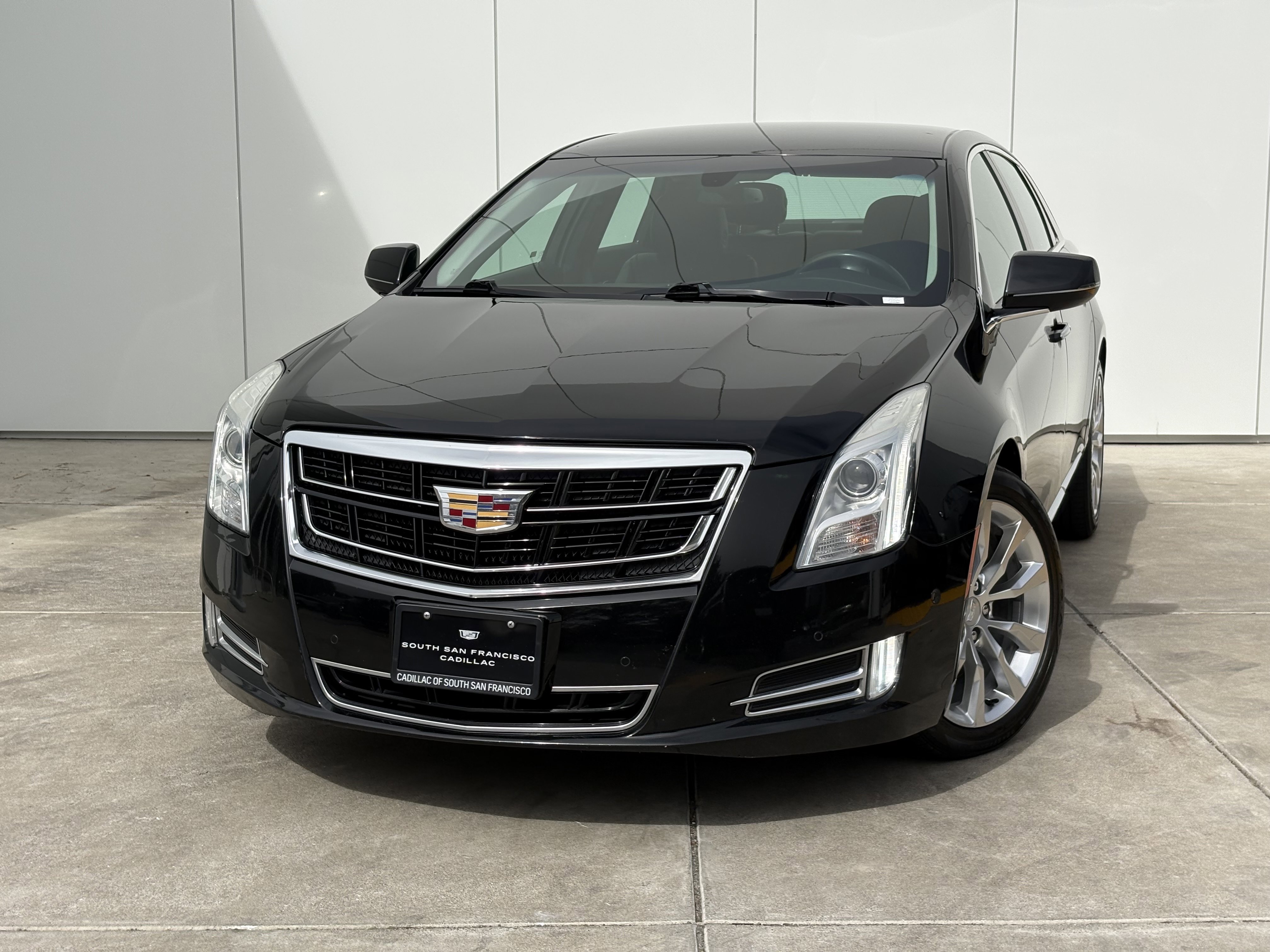 Used 2023 Cadillac Escalade ESV Sport Platinum AWD/4WD image 1