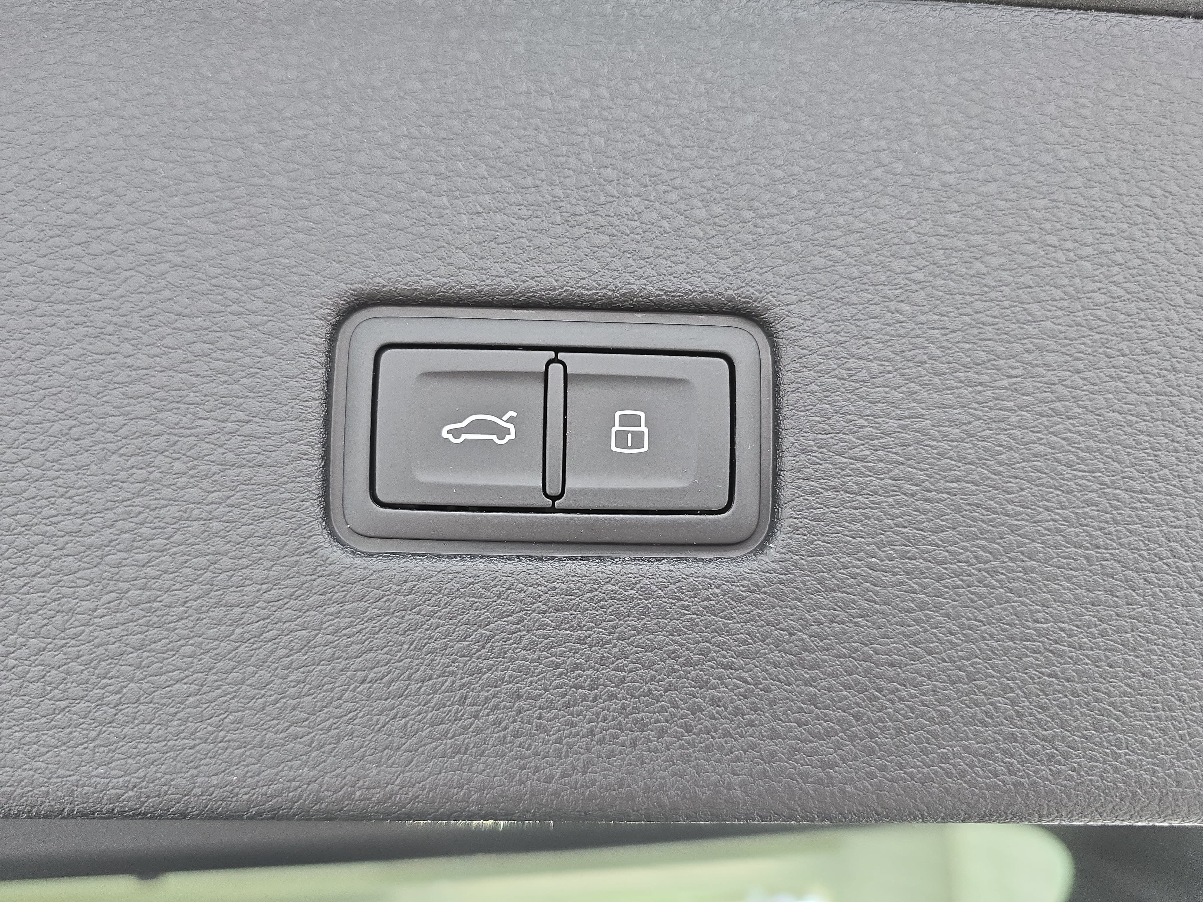 Used 2024 Audi Q8 Premium Plus AWD/4WD image 13