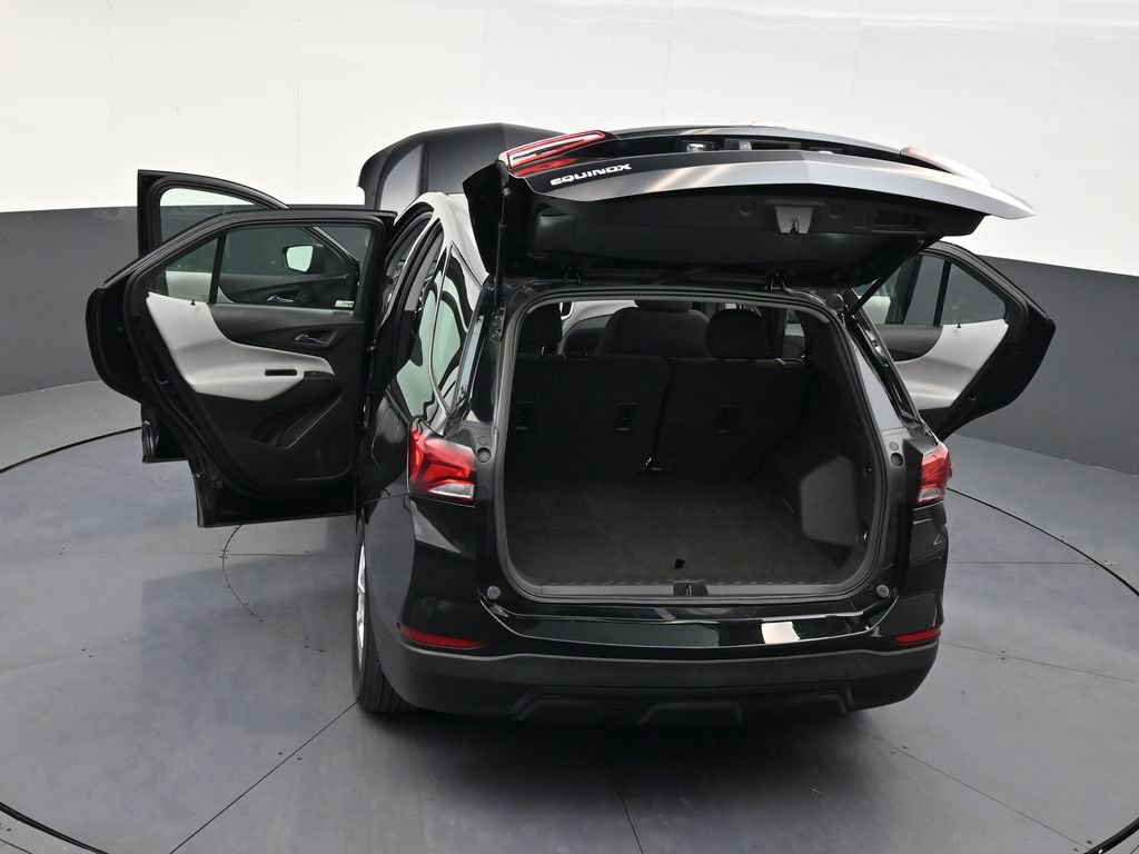 Used 2023 Chevrolet Equinox LS image 32