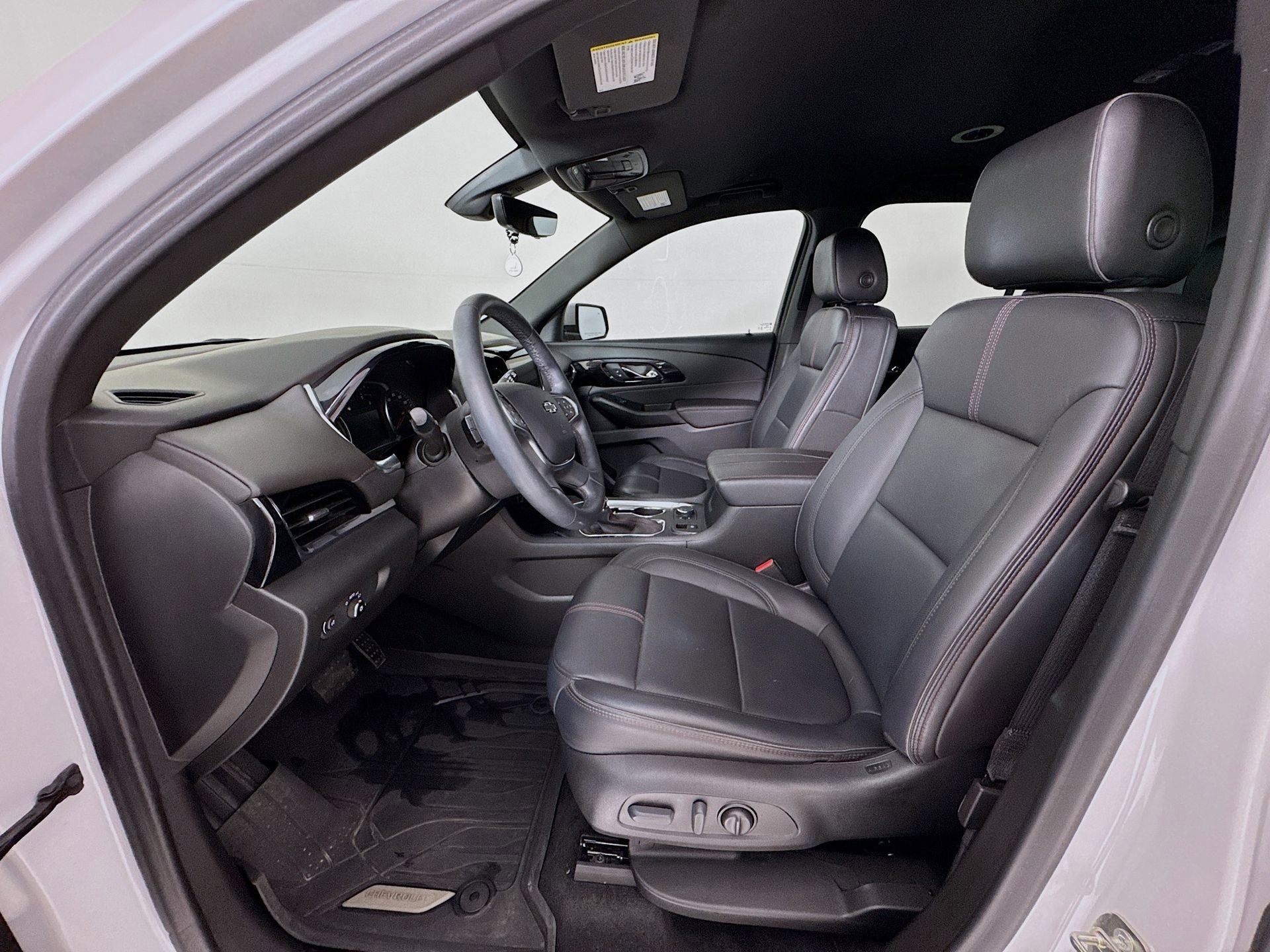 Used 2023 Chevrolet Traverse RS w/ LPO, Floor Liner Package image 23