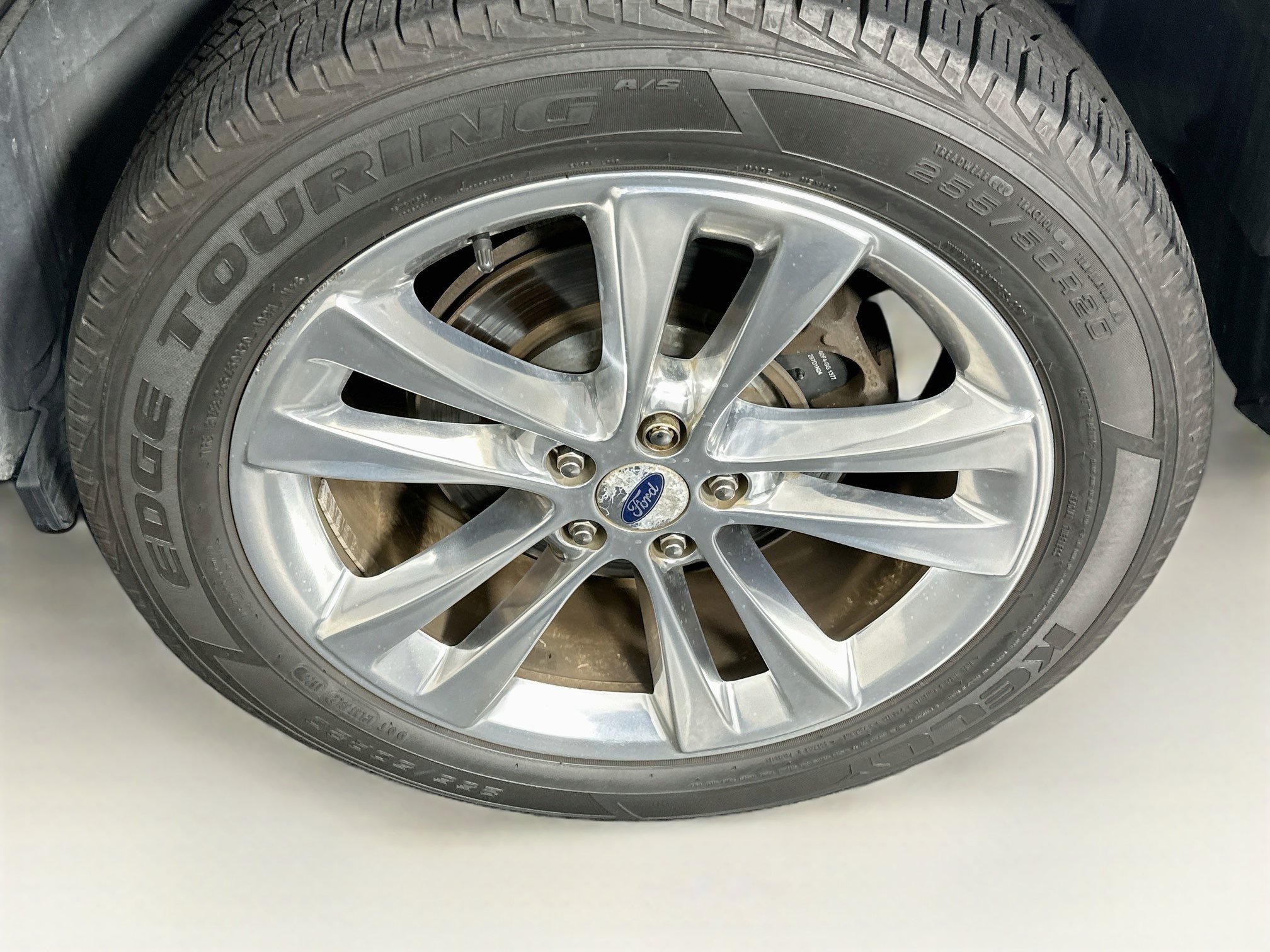 Used 2019 Ford Explorer XLT w/ Equipment Group 202A AWD/4WD image 11