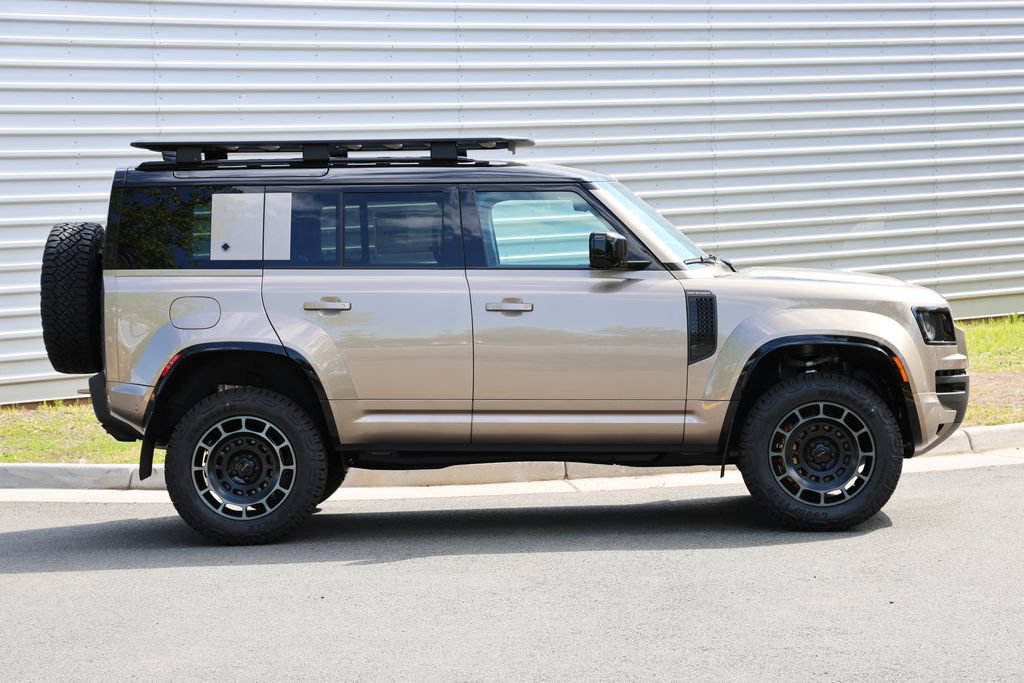 New 2026 Land Rover Defender 110 OCTA AWD/4WD image 5
