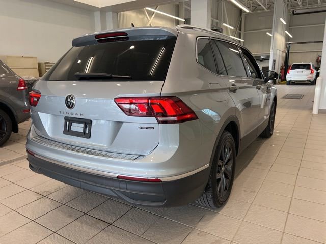 Used 2023 Volkswagen Tiguan SE w/ Panoramic Sunroof Package AWD/4WD image 8