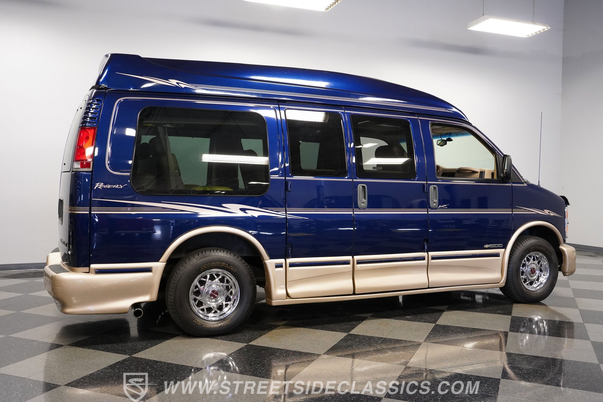 Used 2001 Chevrolet Express 1500 w/ Preferred Equipment Group 3 image 14